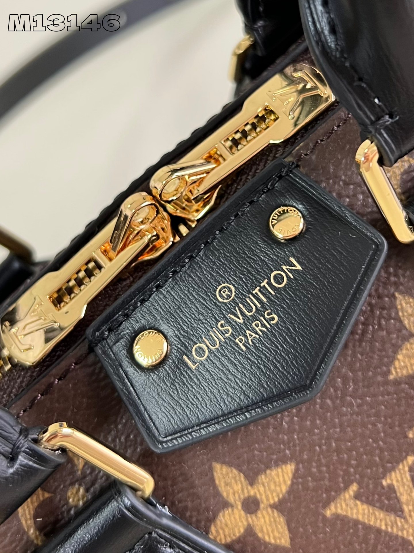 LV Speedy 20 Rivet Handbag Black Leather Metal Fastener M13146