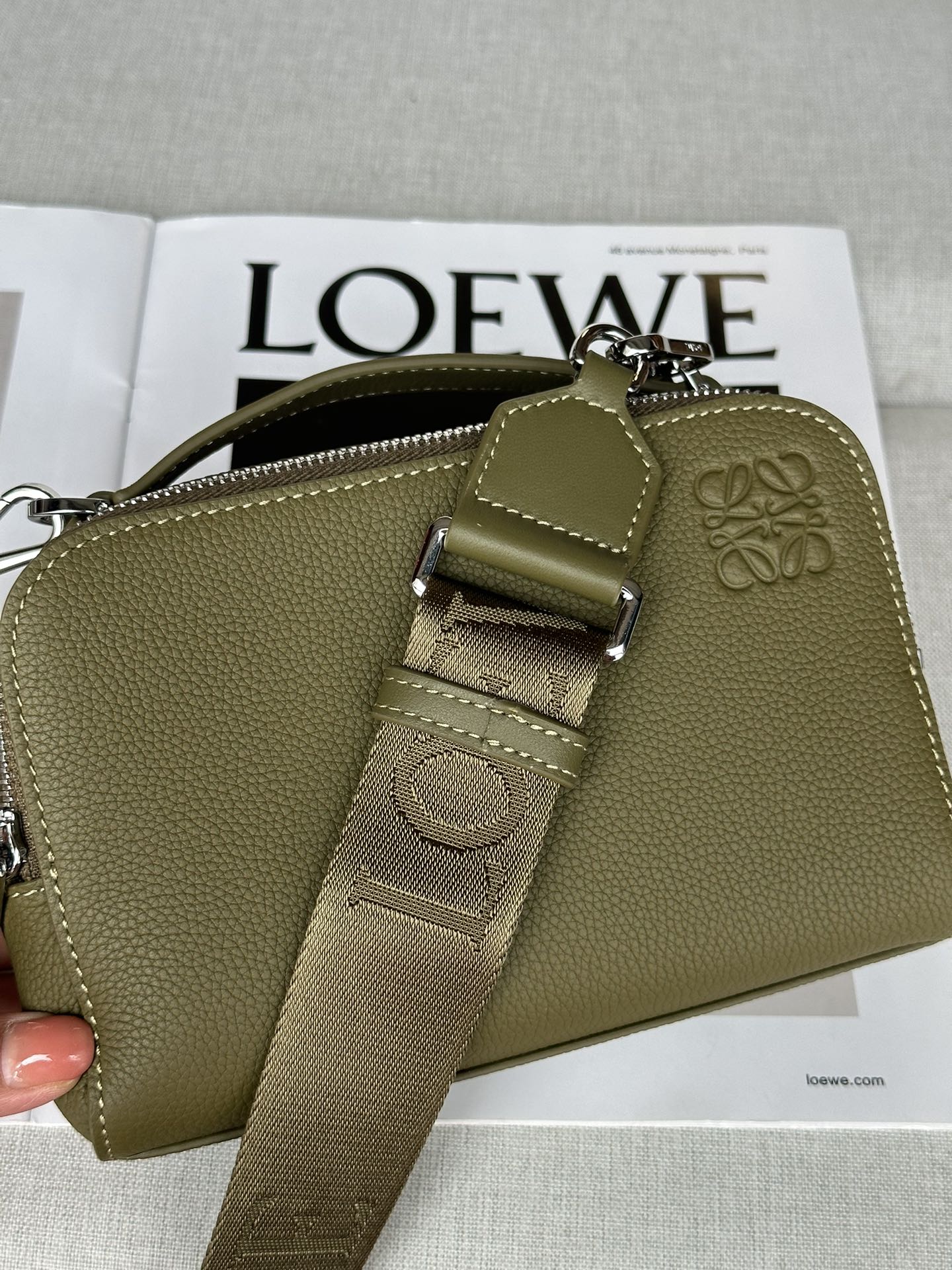 LOEWE 3201 Original Leather Version Loewe New Camera Bag Handbag Cowhide Crossbody Bag