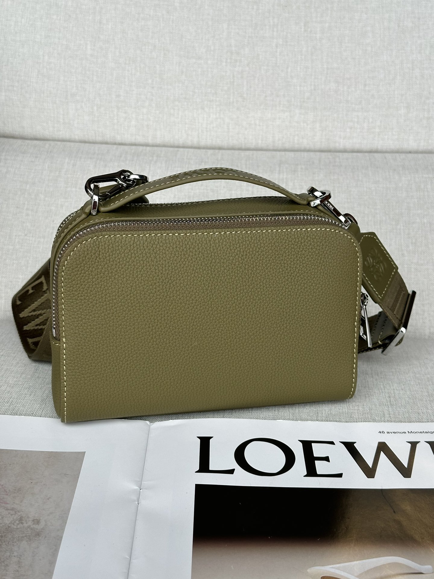 LOEWE 3201 Original Leather Version Loewe New Camera Bag Handbag Cowhide Crossbody Bag