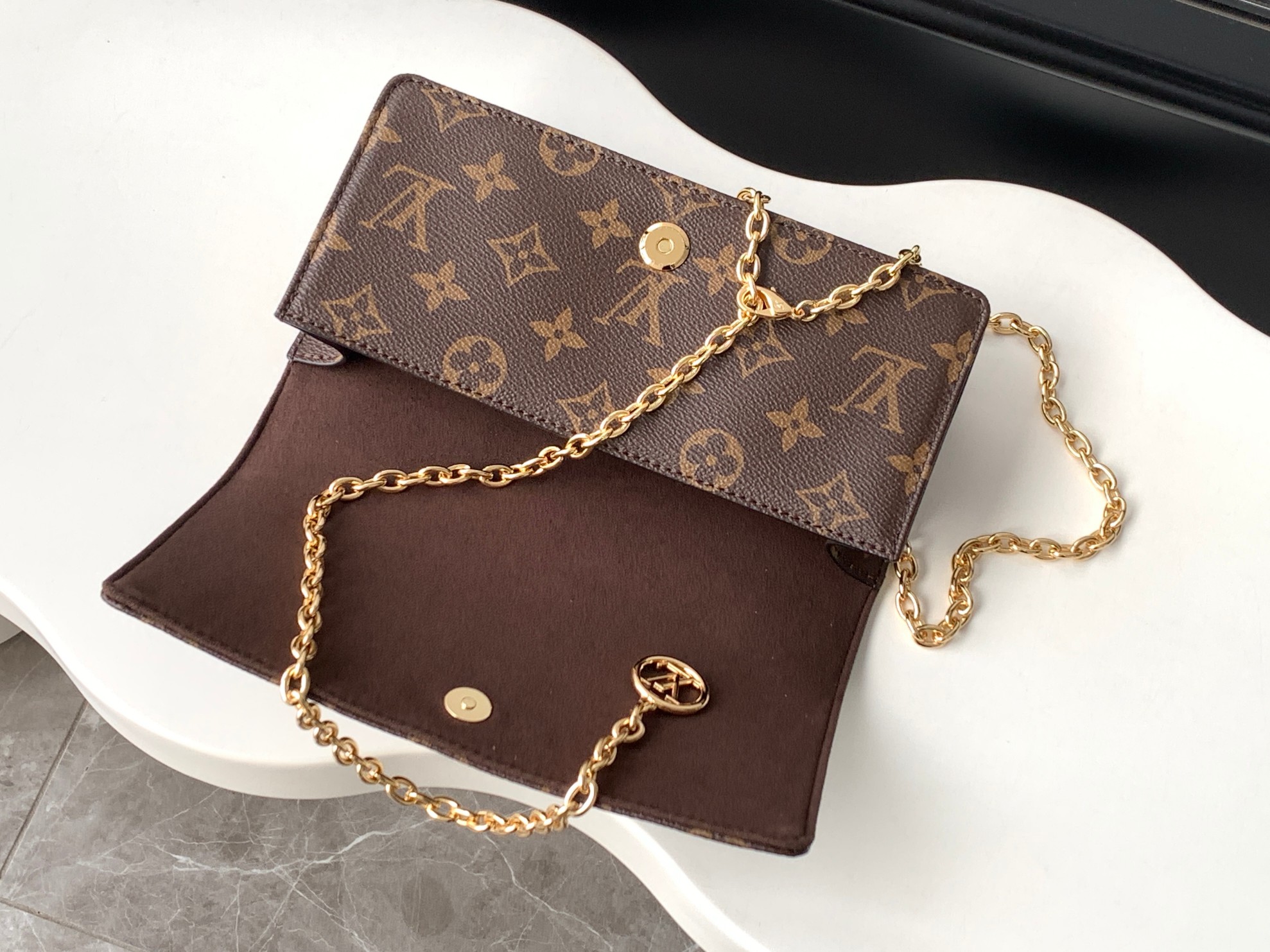 Louis Vuitton Lily Wallet On Chain M82509 Handbag