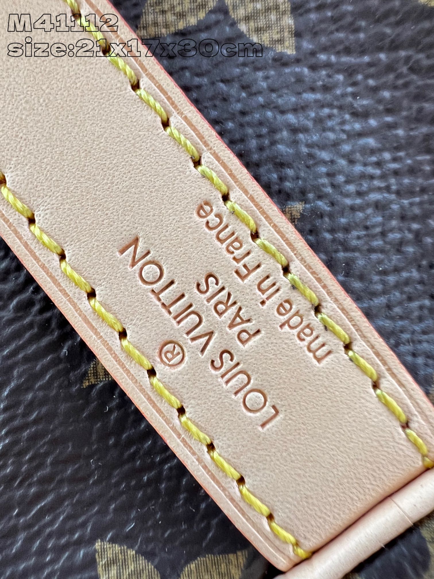 Louis Vuitton Speedy Bandoulière 30 in Monogram canvas.