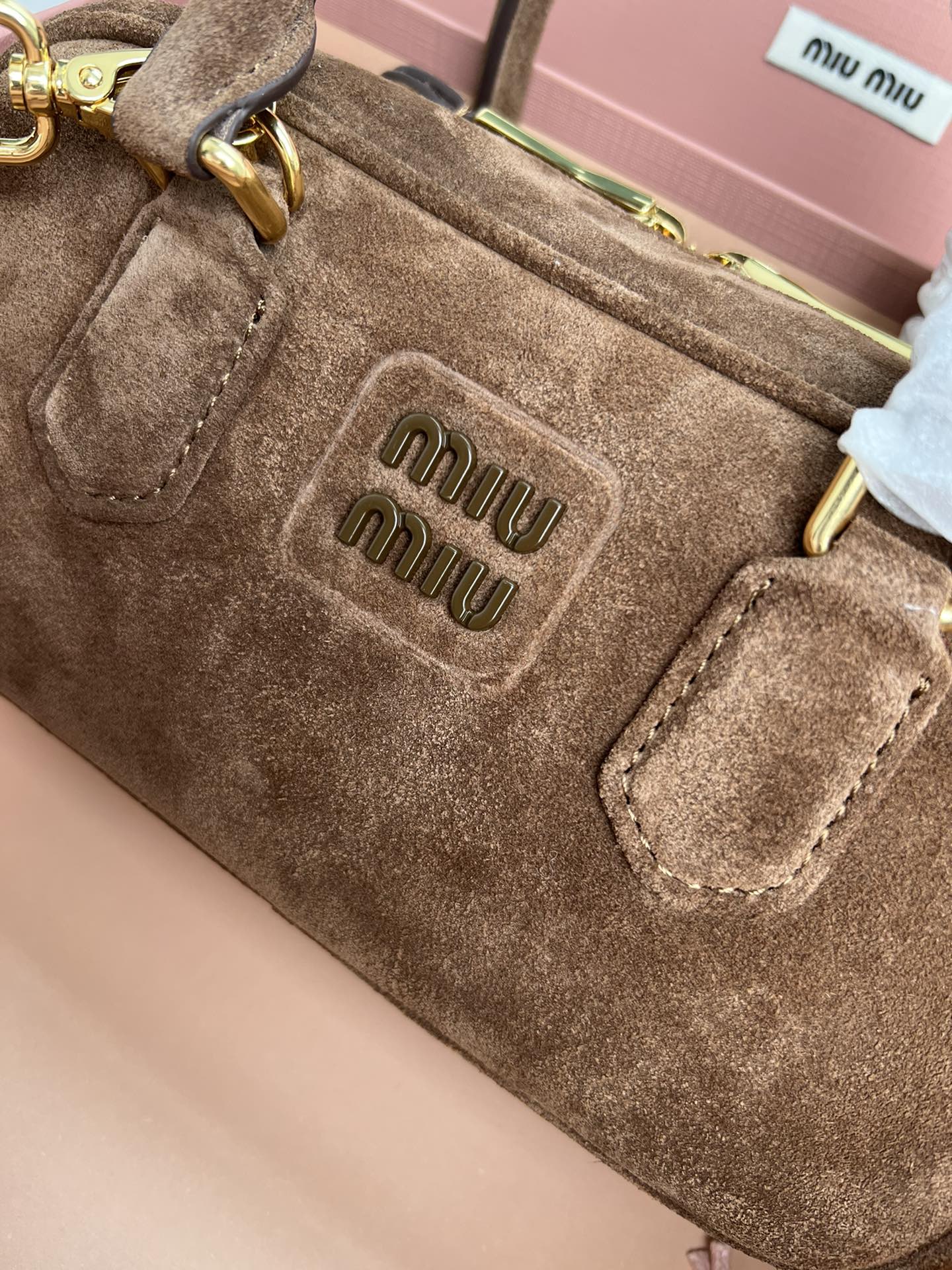 MIUMIU suede bowling bag, removable and adjustable simple, Netflix star same models