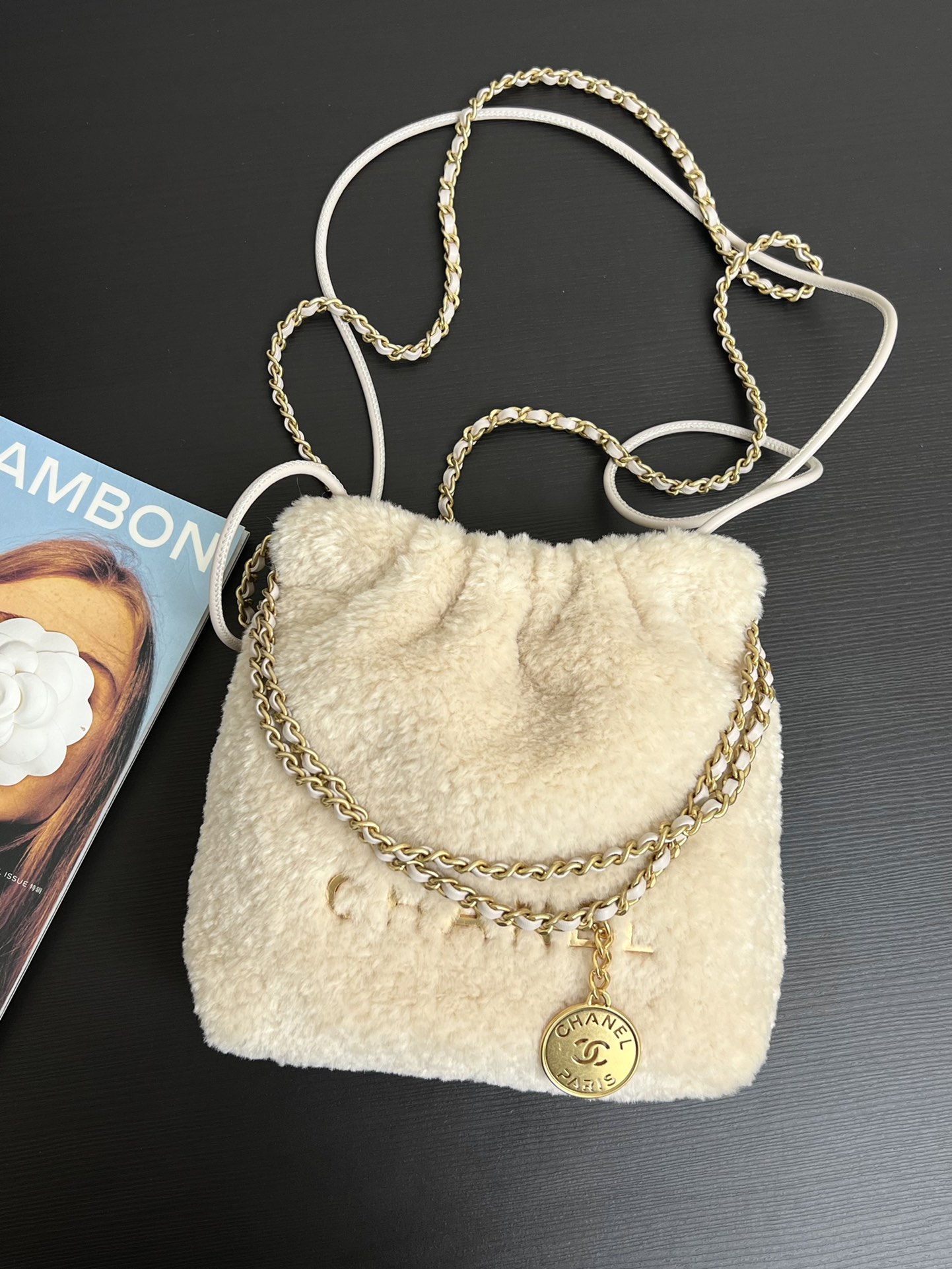 CHANEL 99240 smini 22bag Teddy Bag Cute Chain Bag