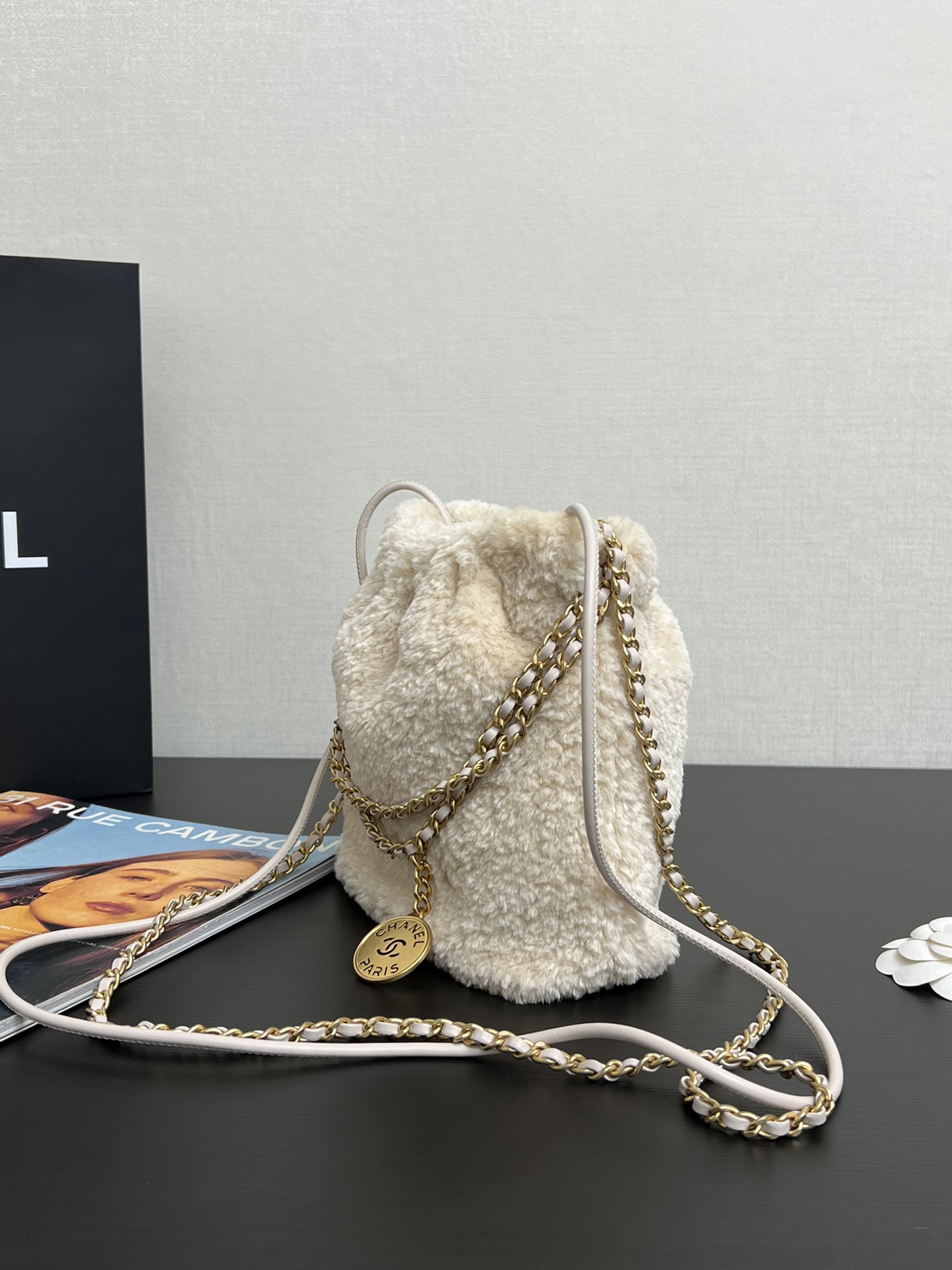 CHANEL 99240 smini 22bag Teddy Bag Cute Chain Bag