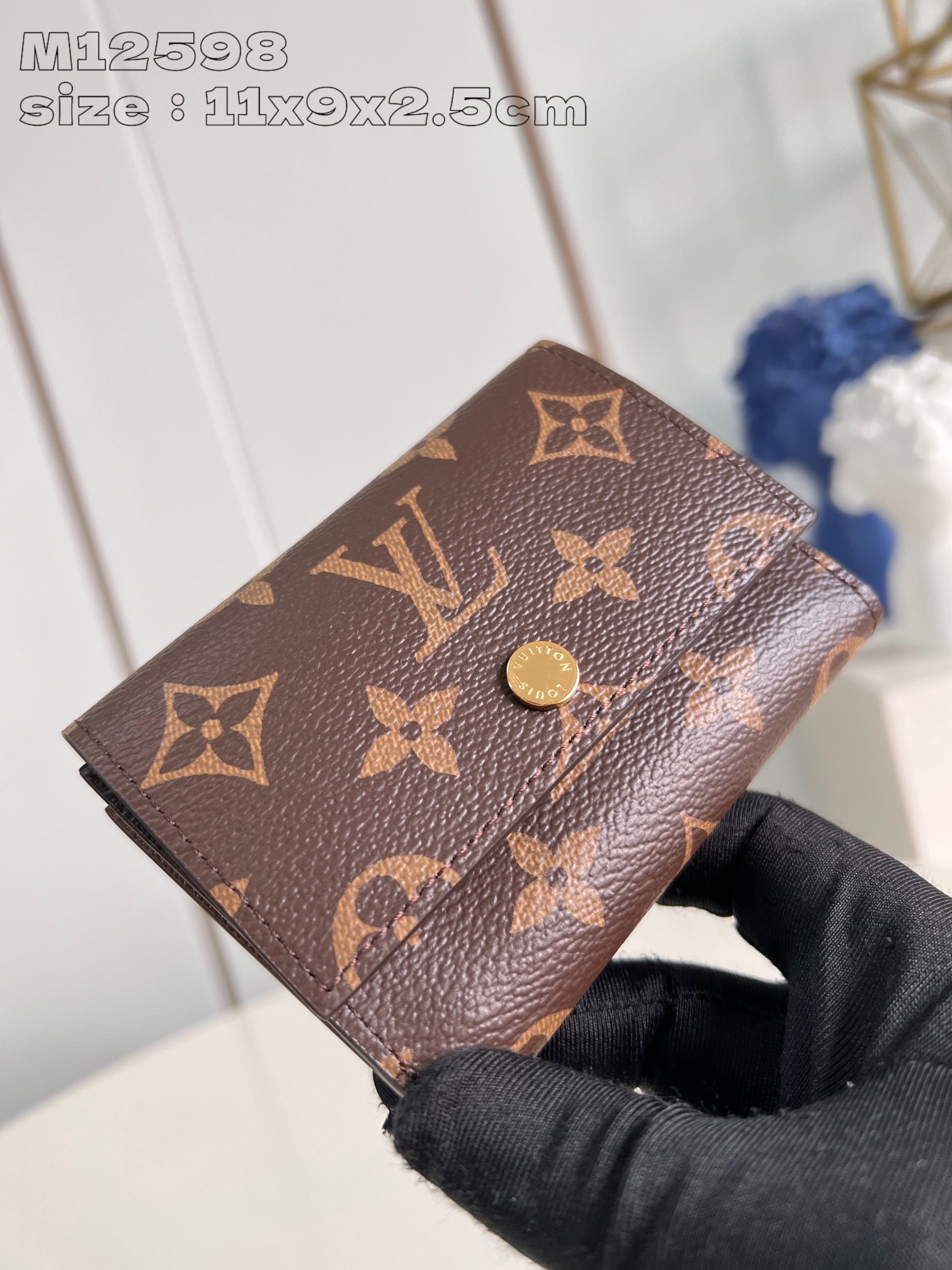 Louis Vuitton M12598 Elegant Victor wallet in Monogram Eclipse canvas for coins, business cards, notes and bills