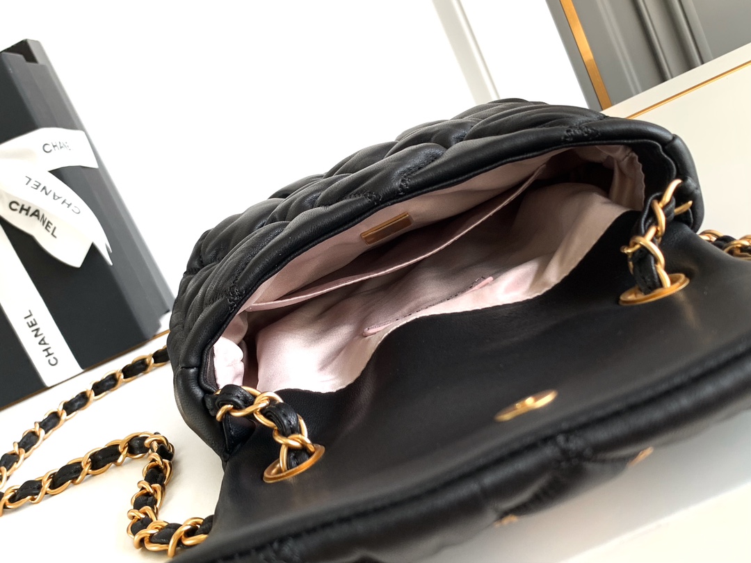 CHANEL black large saddle bag fashion classic models crossbody bag