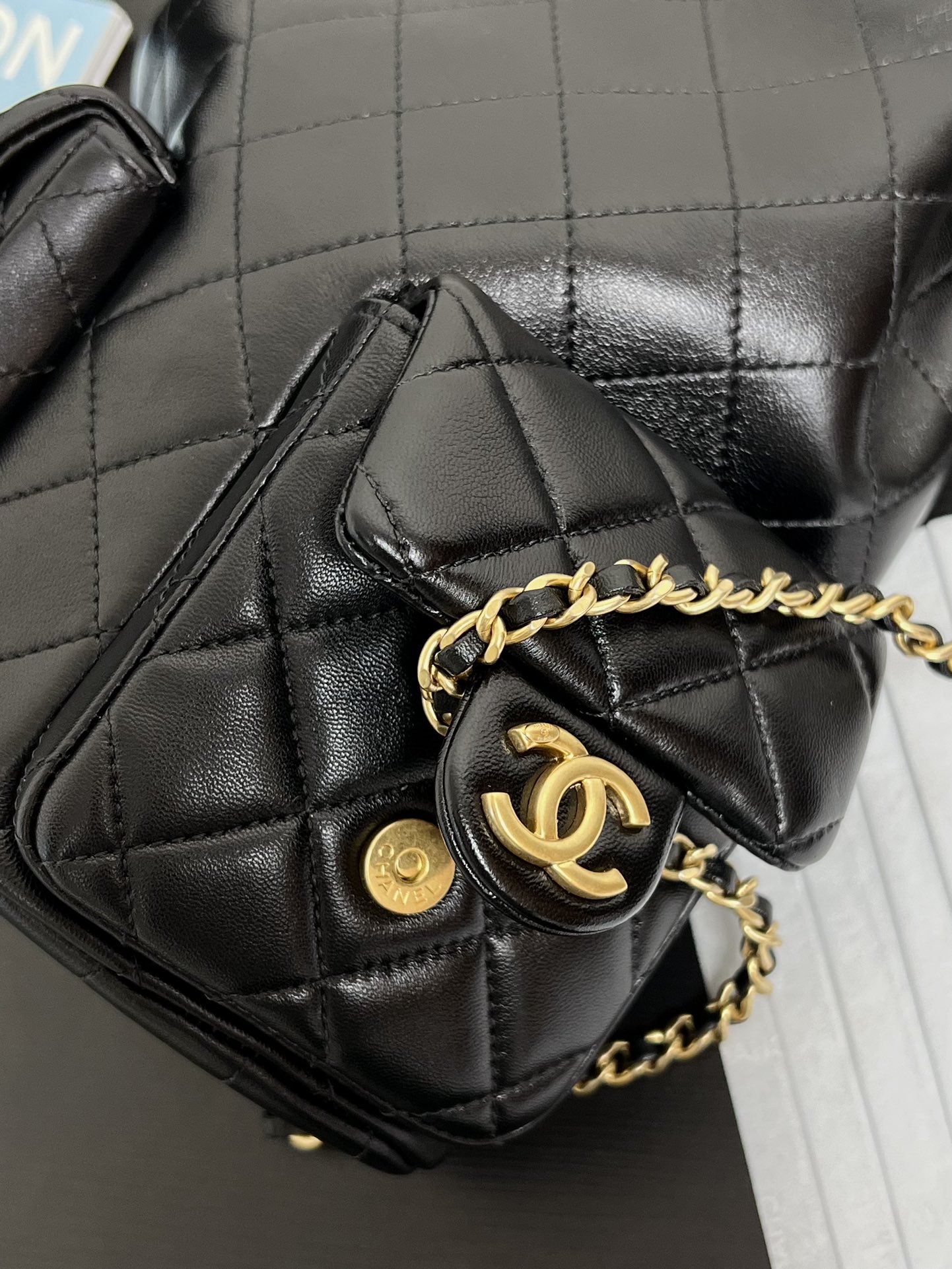 CHANEL 99431 Black Gold Lingerie Sheepskin Shoulder Bag Classic Versatile Section Tote Black