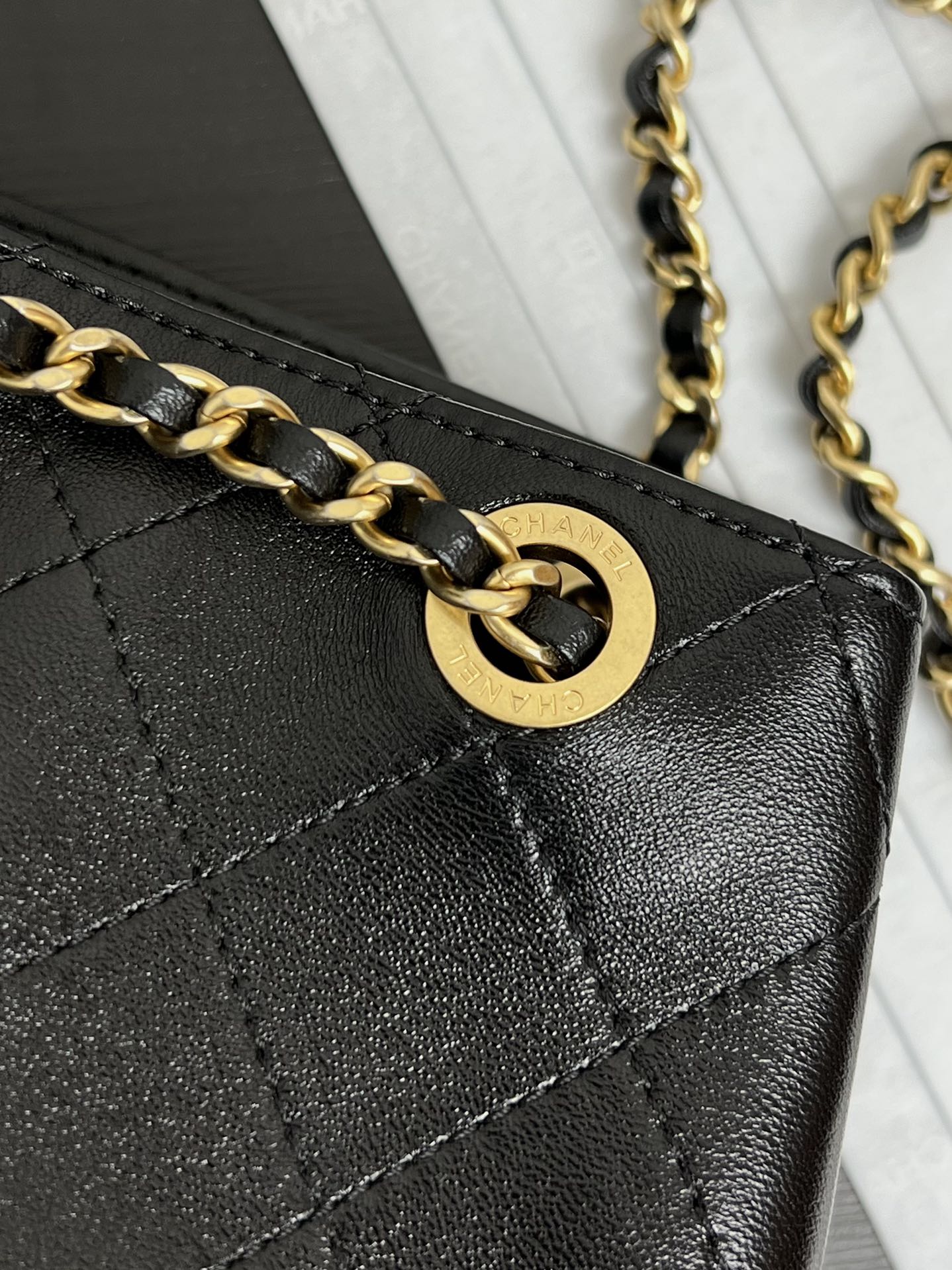 CHANEL 99431 Black Gold Lingerie Sheepskin Shoulder Bag Classic Versatile Section Tote Black