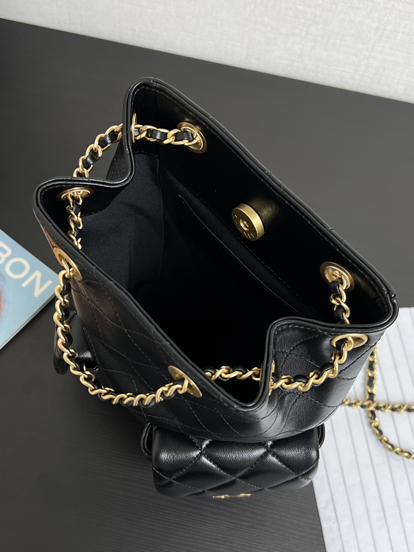 CHANEL 99431 Black Gold Lingerie Sheepskin Shoulder Bag Classic Versatile Section Tote Black