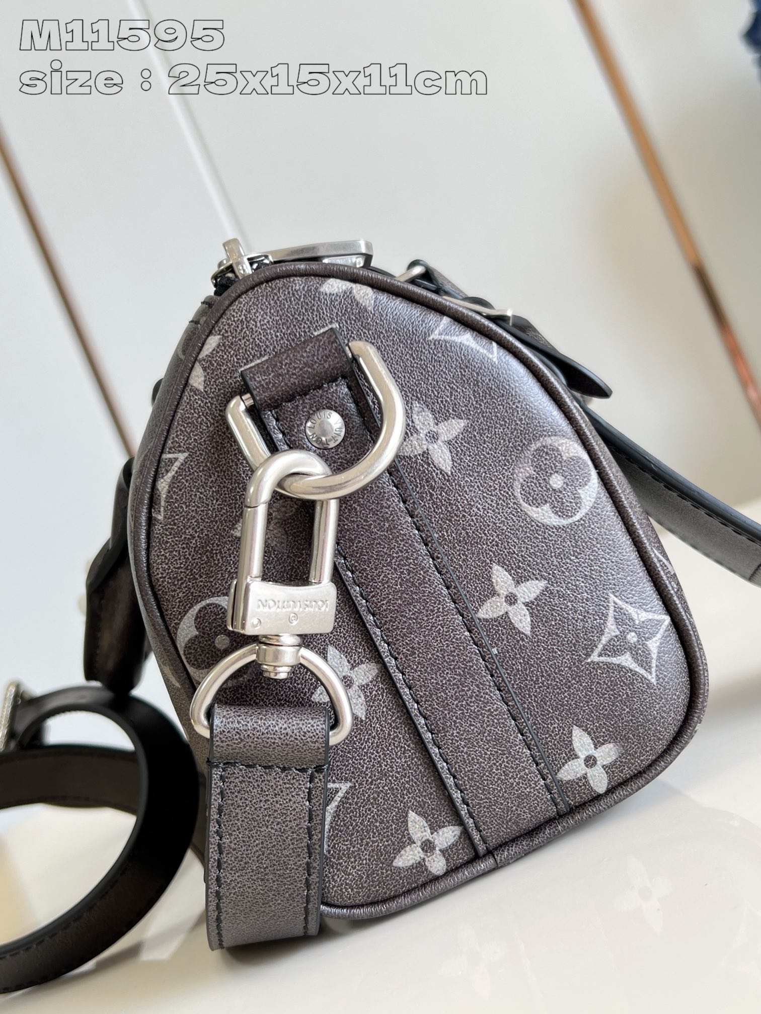 Louis Vuitton M11595 Keepall Bandoulière 25 Brushed Monogram Cowhide Handbag