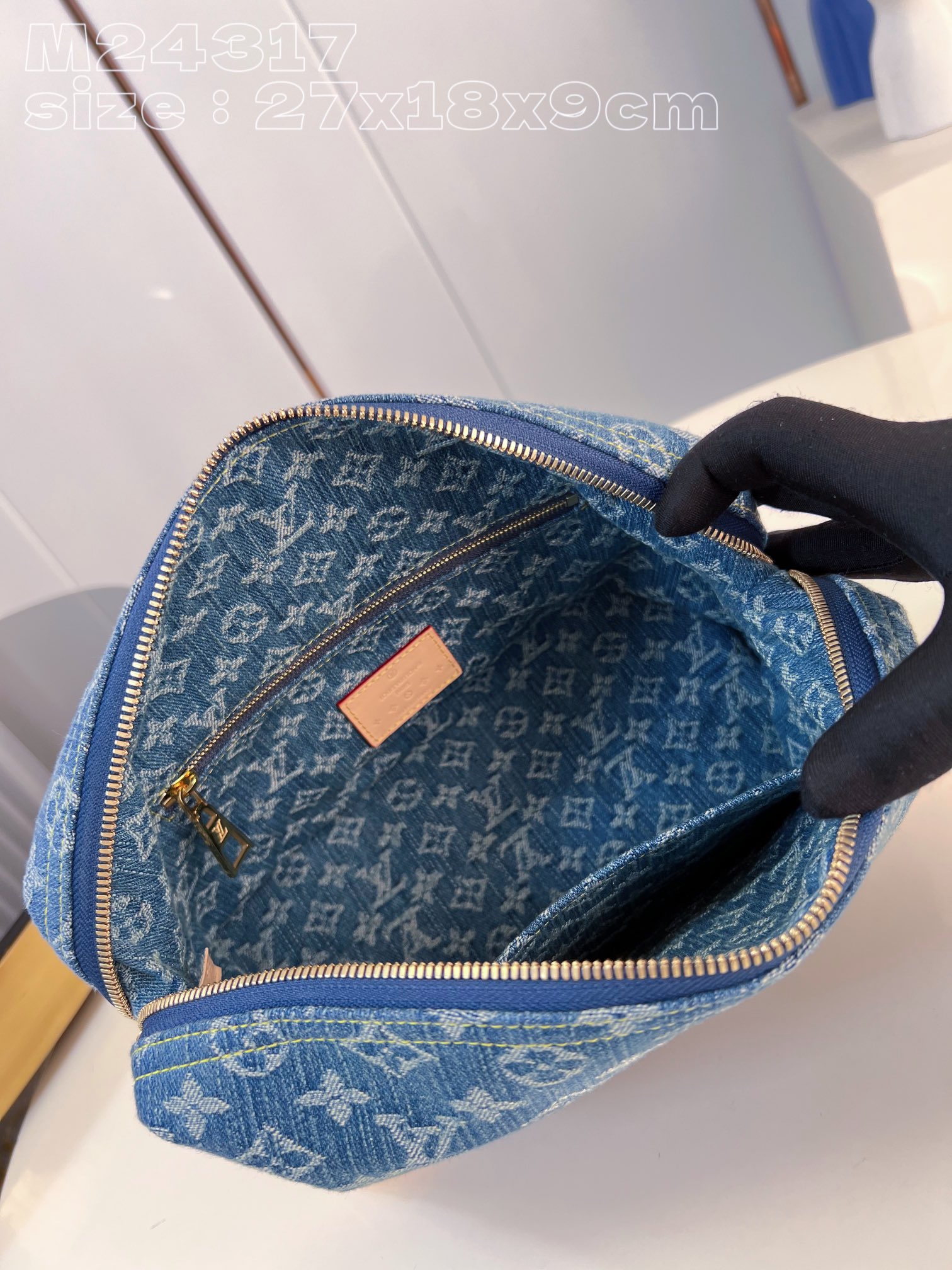 Louis Vuitton M24317 Pochette Cosmétique in Monogram Denim