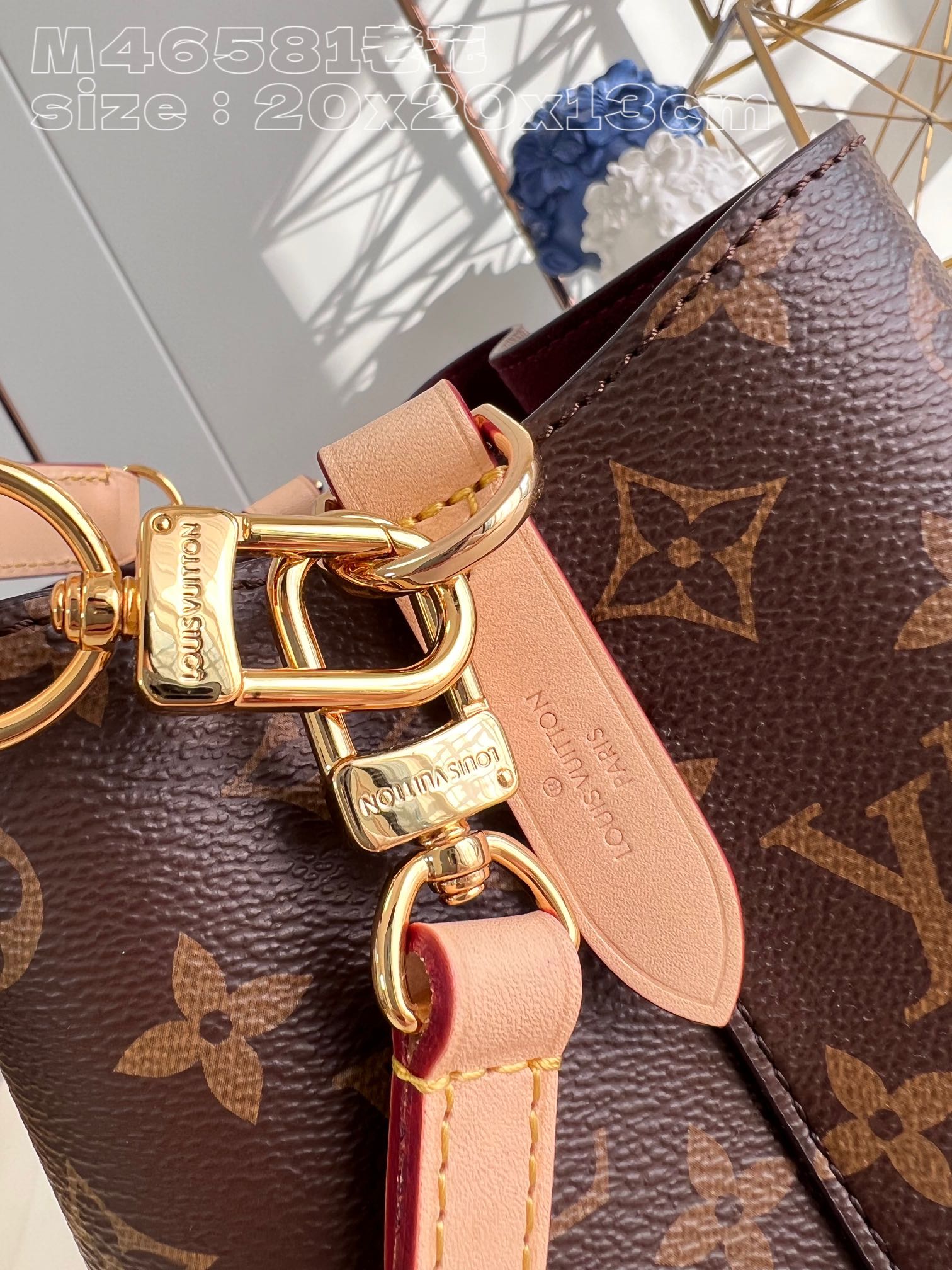 Louis Vuitton M46581 Compact NéoNoé BB bag in Monogram canvas