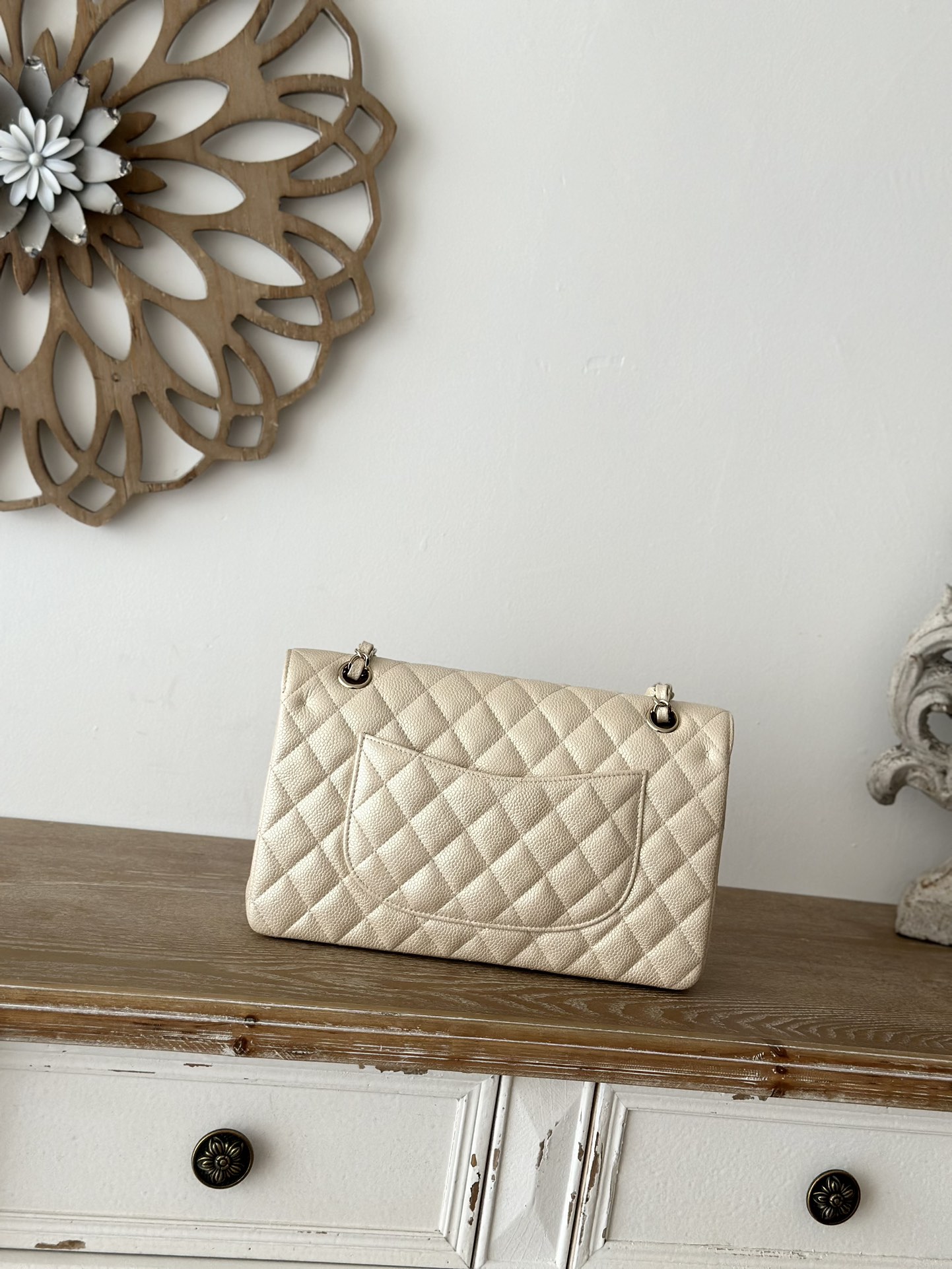 CHANEL 1112 pearl apricot color chain flap bag cowhide crossbody bag