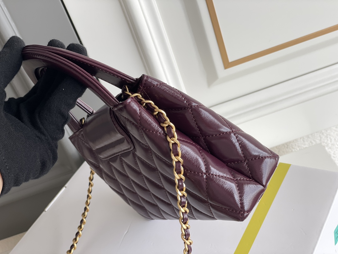 CHANEL 24A new color Kelly hand-held chain bag large burgundy