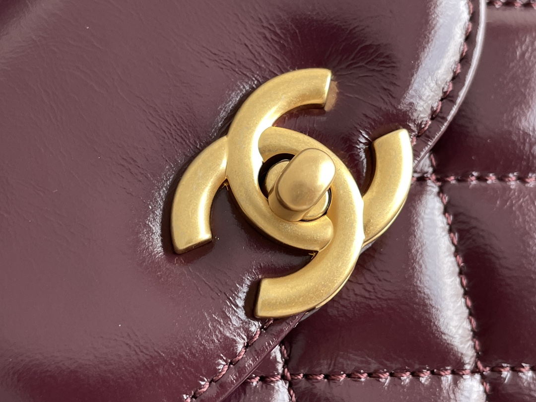 CHANEL 24A new color Kelly hand-held chain bag large burgundy